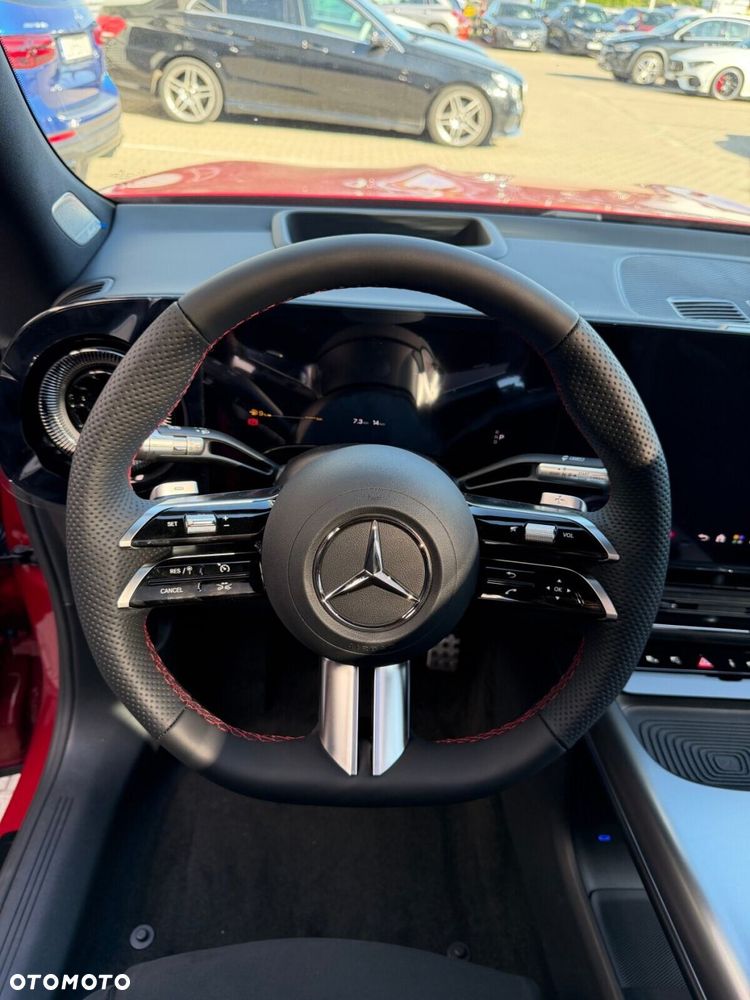 Mercedes-Benz GLB - 12
