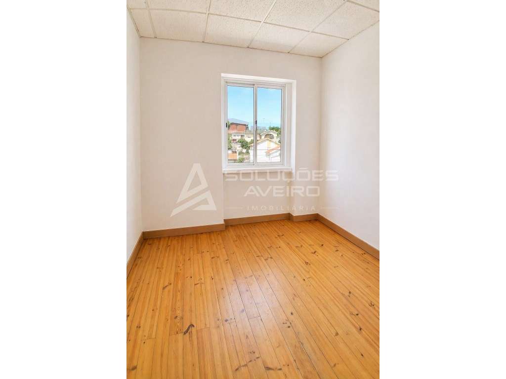 Apartamento T3 com Terraço e Garagem no Centro de Águeda - Grande imagem: 3/16
