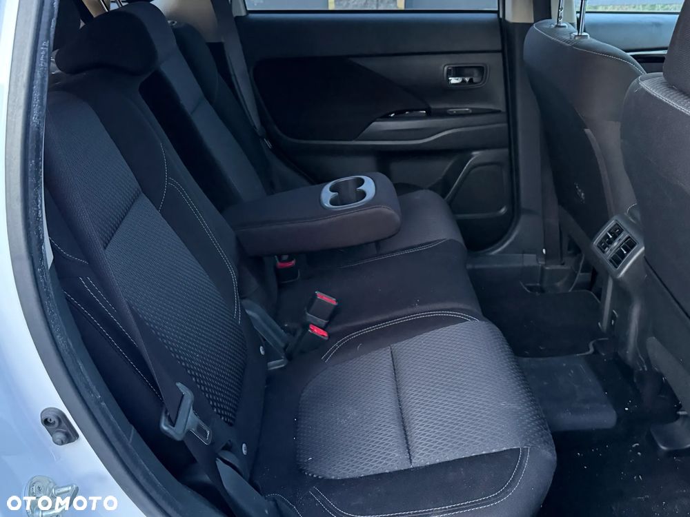 Mitsubishi Outlander Intense + - 22