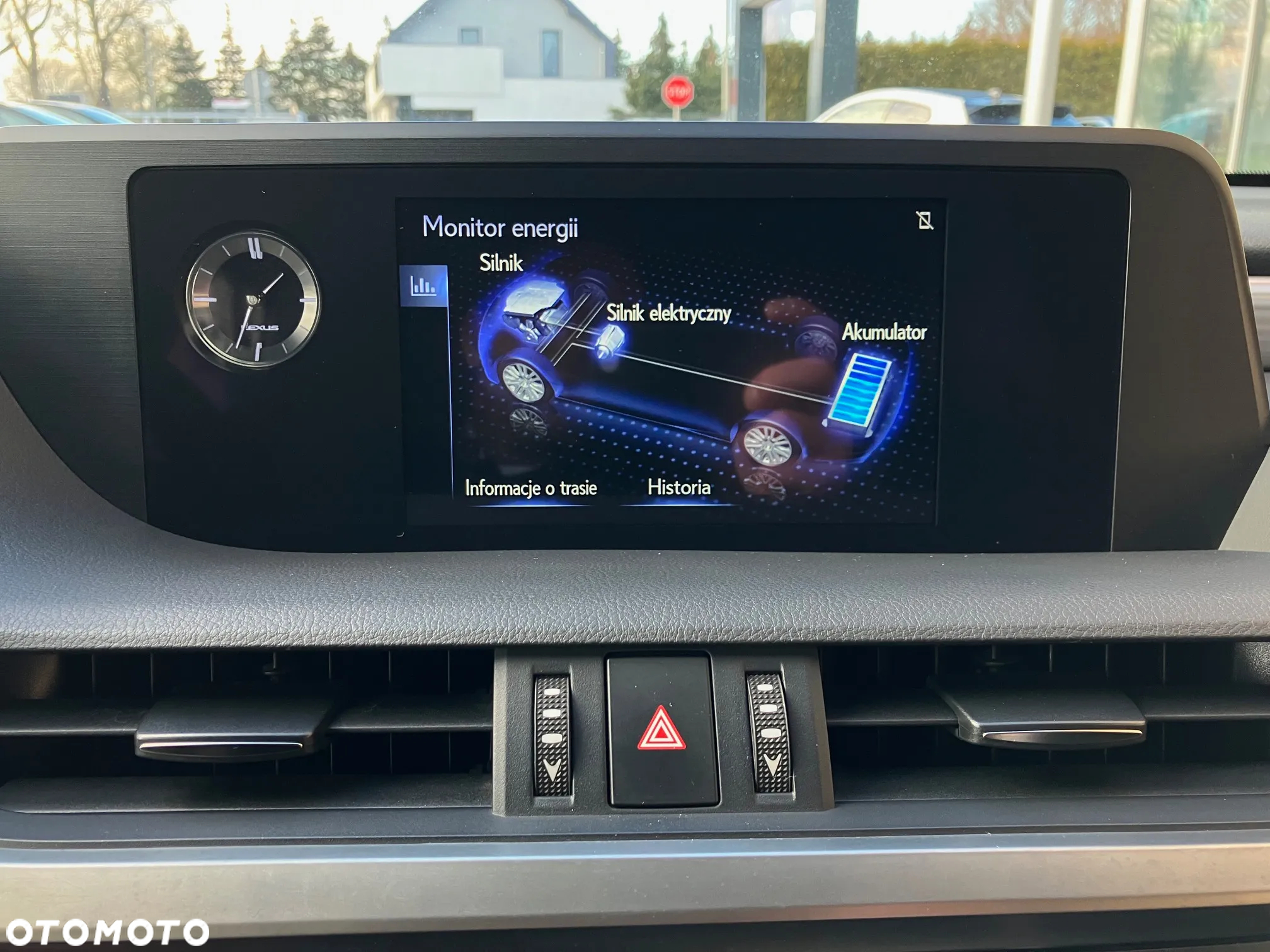 Lexus ES 300h F Sport - 26
