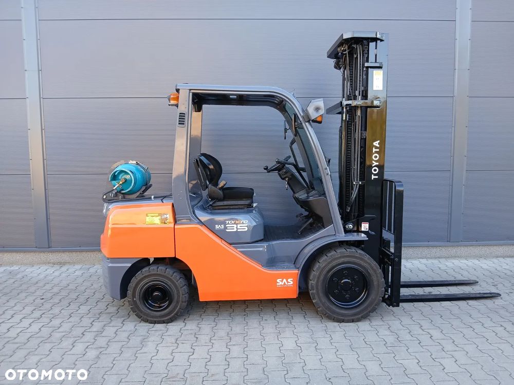 Toyota 02-8FGJF35 - 2