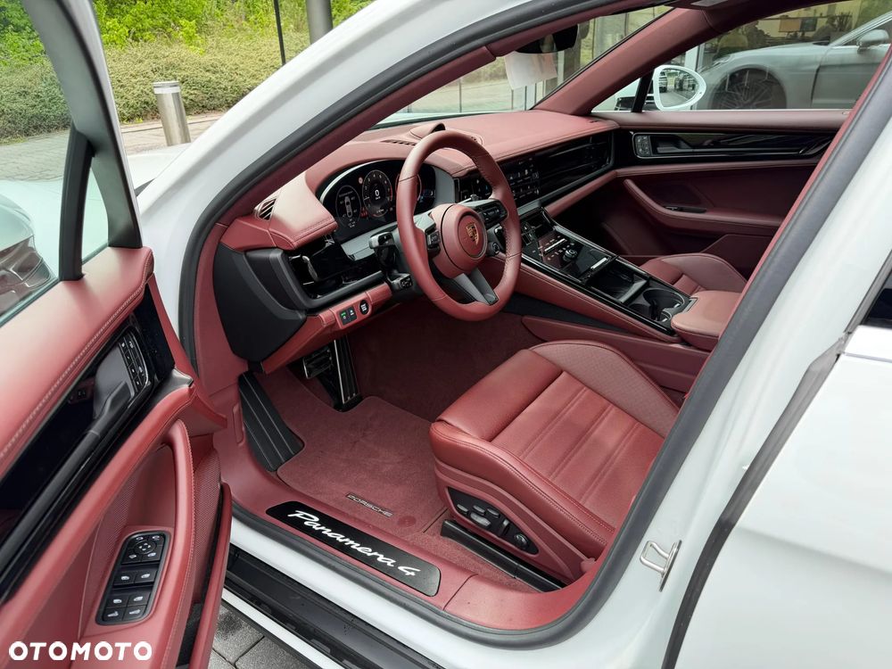 Porsche Panamera 4 - 19