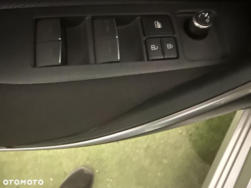 Toyota Corolla 1.8 Hybrid GPF Comfort - 12