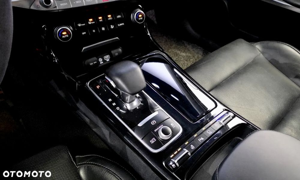Kia Stinger - 10