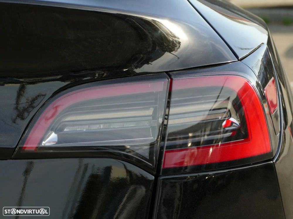Tesla Model Y Standard - 12