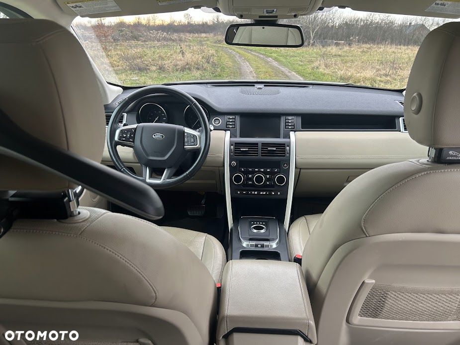 Land Rover Discovery Sport - 8