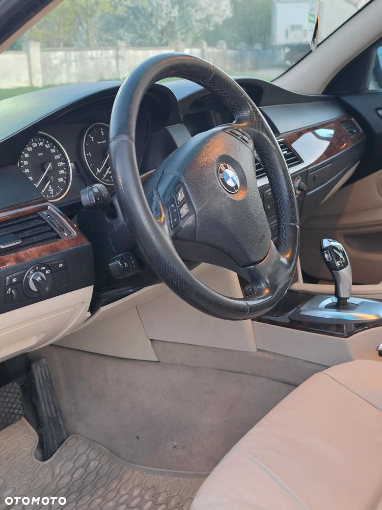 BMW Seria 5 525d - 10