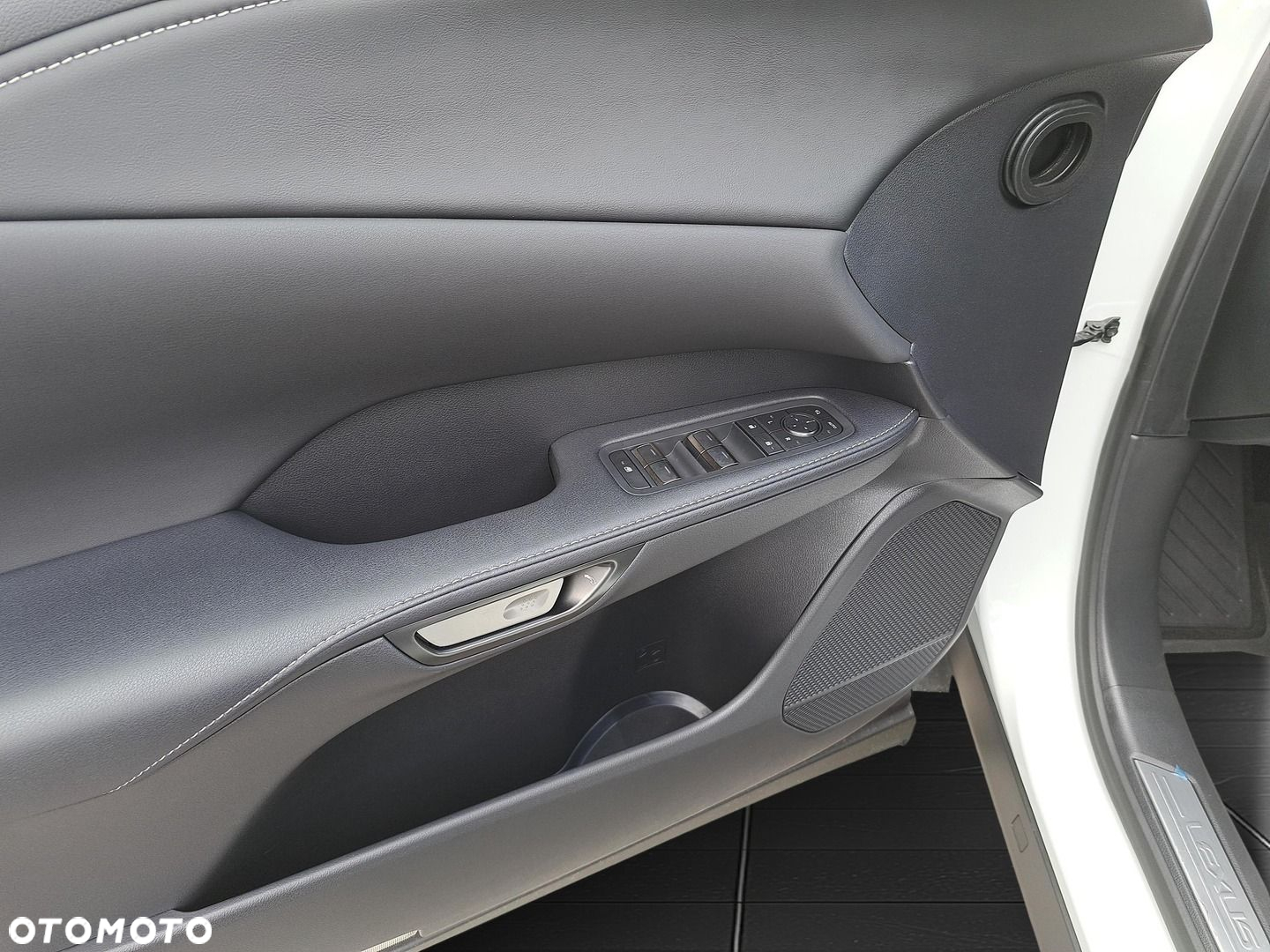 Lexus RX 350h F Sport Design - 20