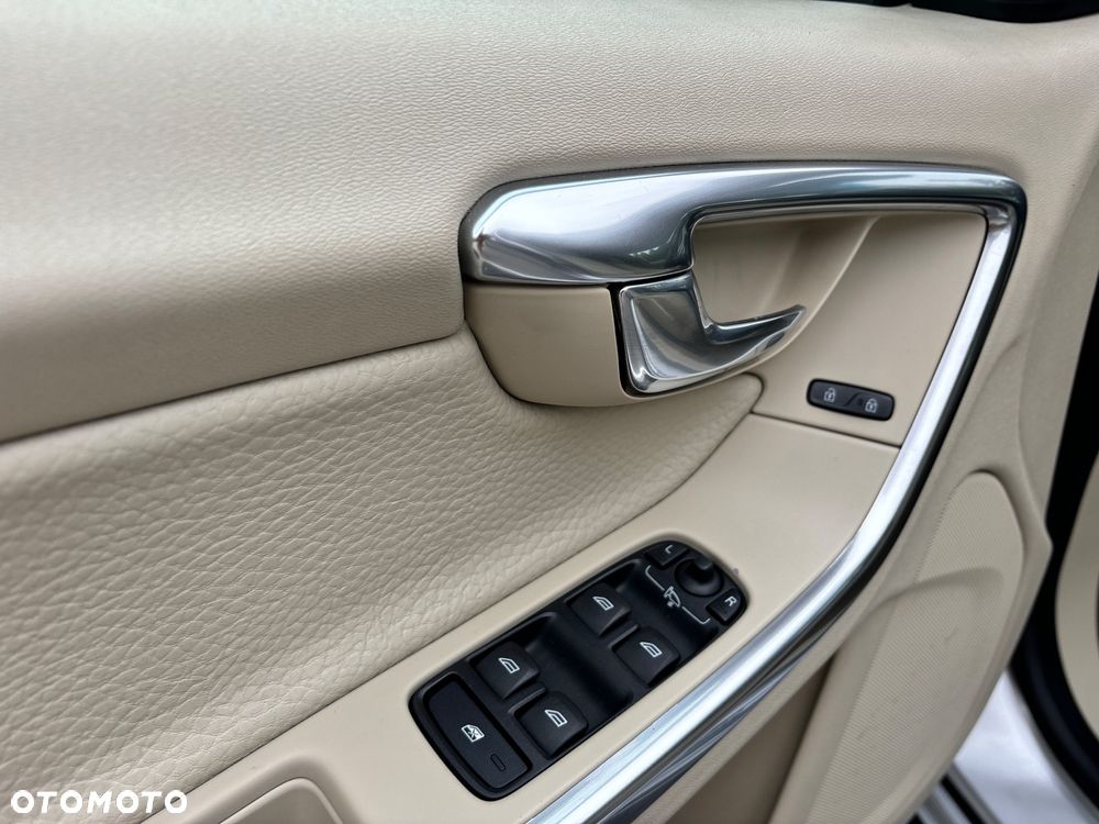 Volvo V60 DRIVe - 25