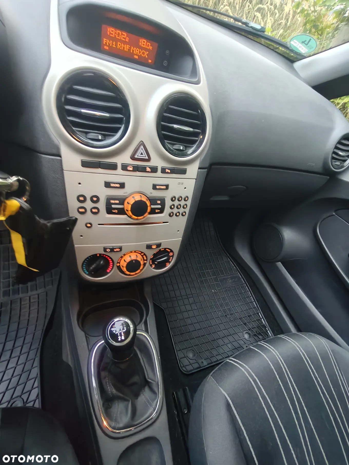 Opel Corsa 1.2 16V Easytronic Cosmo - 16