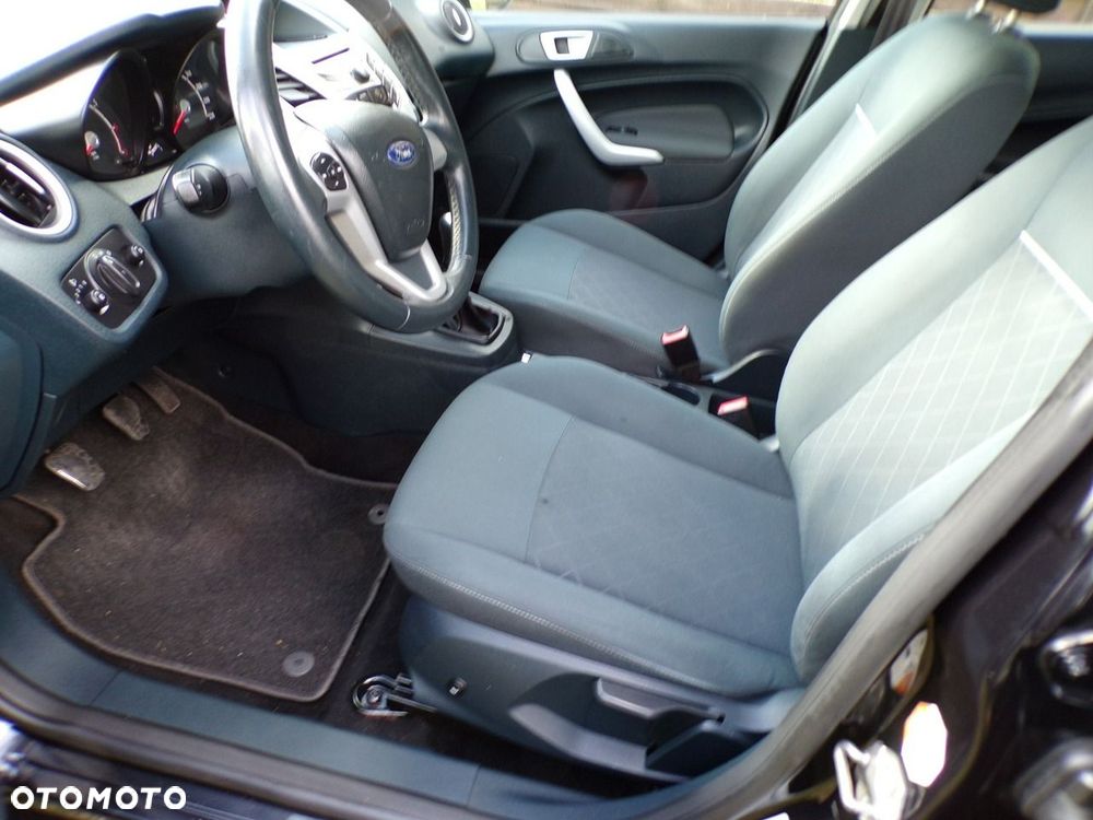 Ford Fiesta - 26