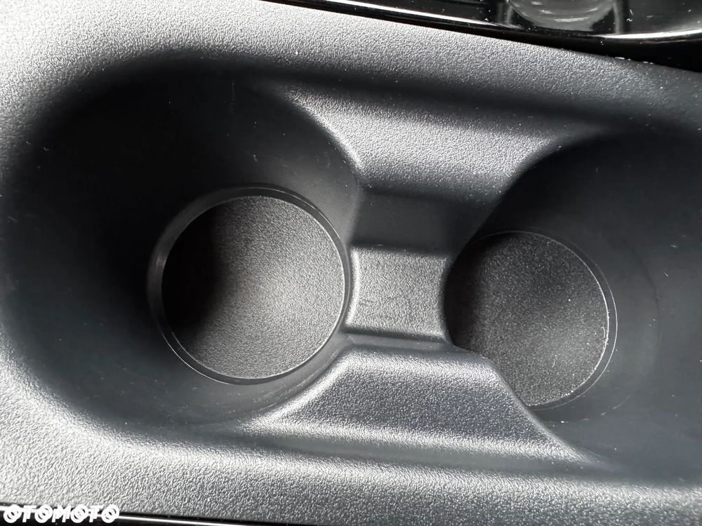 Toyota Corolla 1.8 Hybrid Comfort - 28