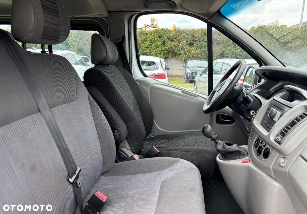 Opel Vivaro - 11