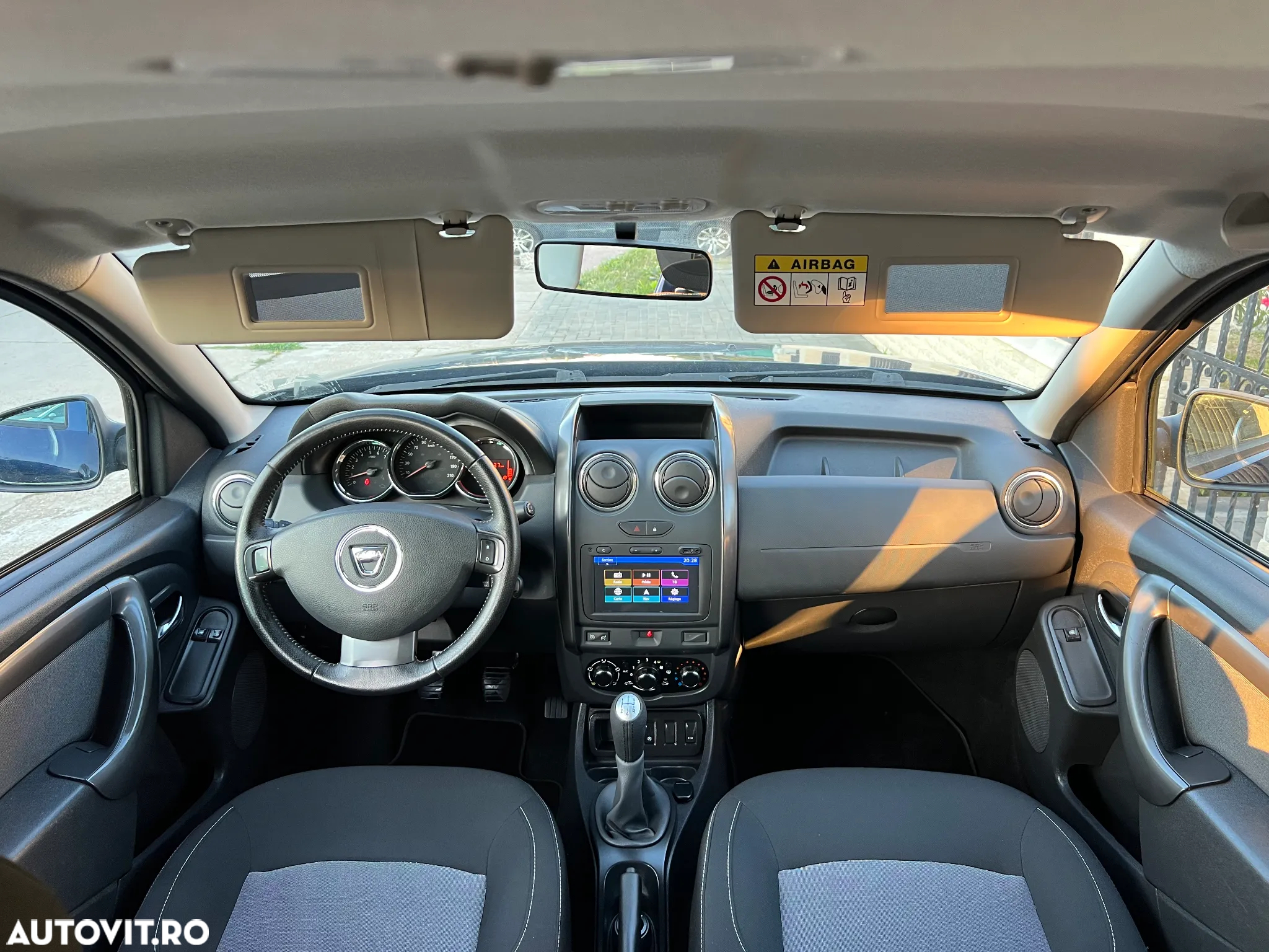 Dacia Duster 1.6 SCe Essential - 5