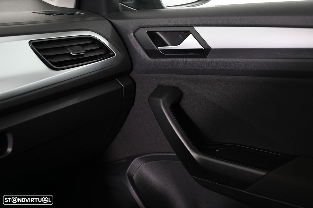 VW T-Roc 1.5 TSI Life DSG - 25