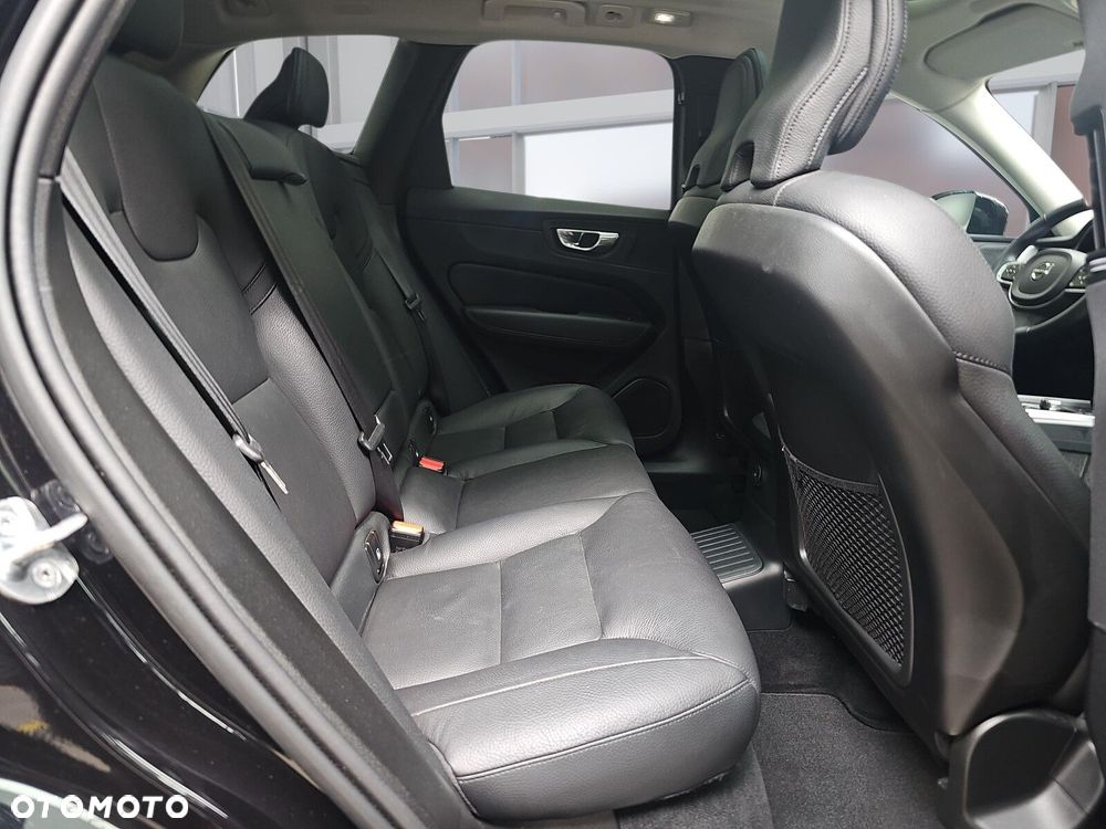 Volvo XC 60 T8 Plug-In Hybrid AWD Ultimate Dark - 13