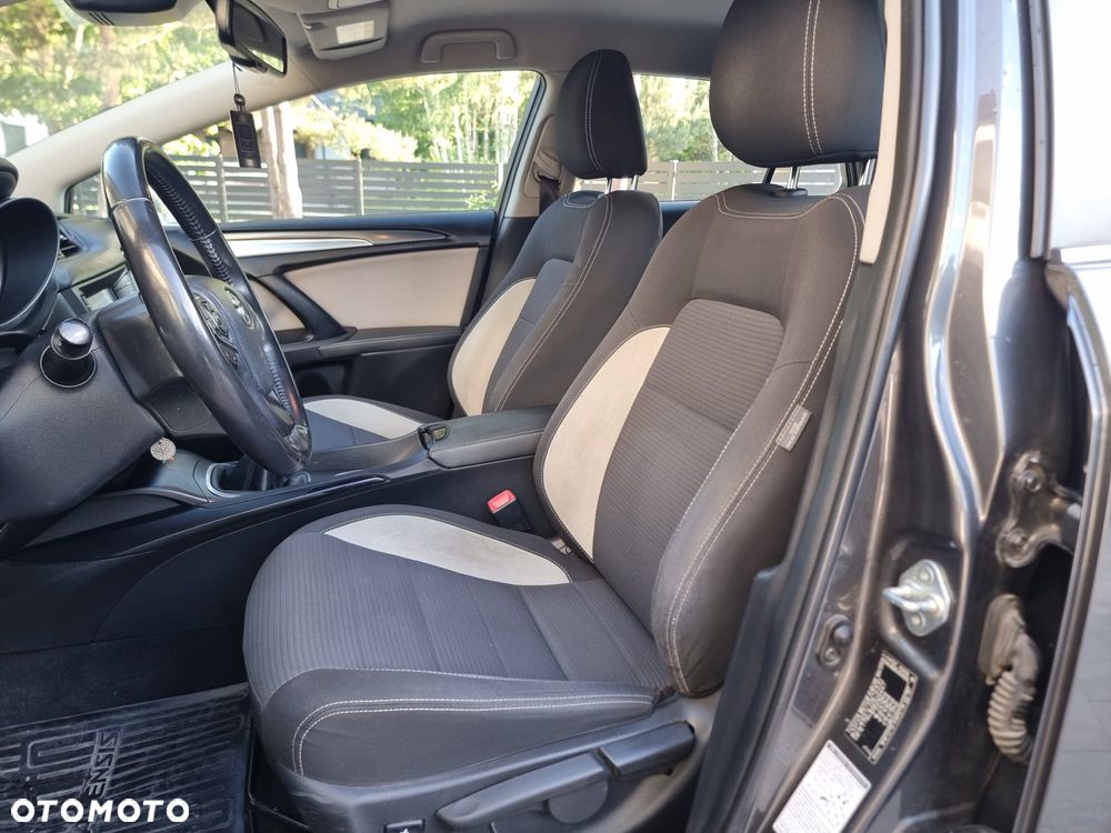 Toyota Avensis 2.0 D-4D Premium - 10