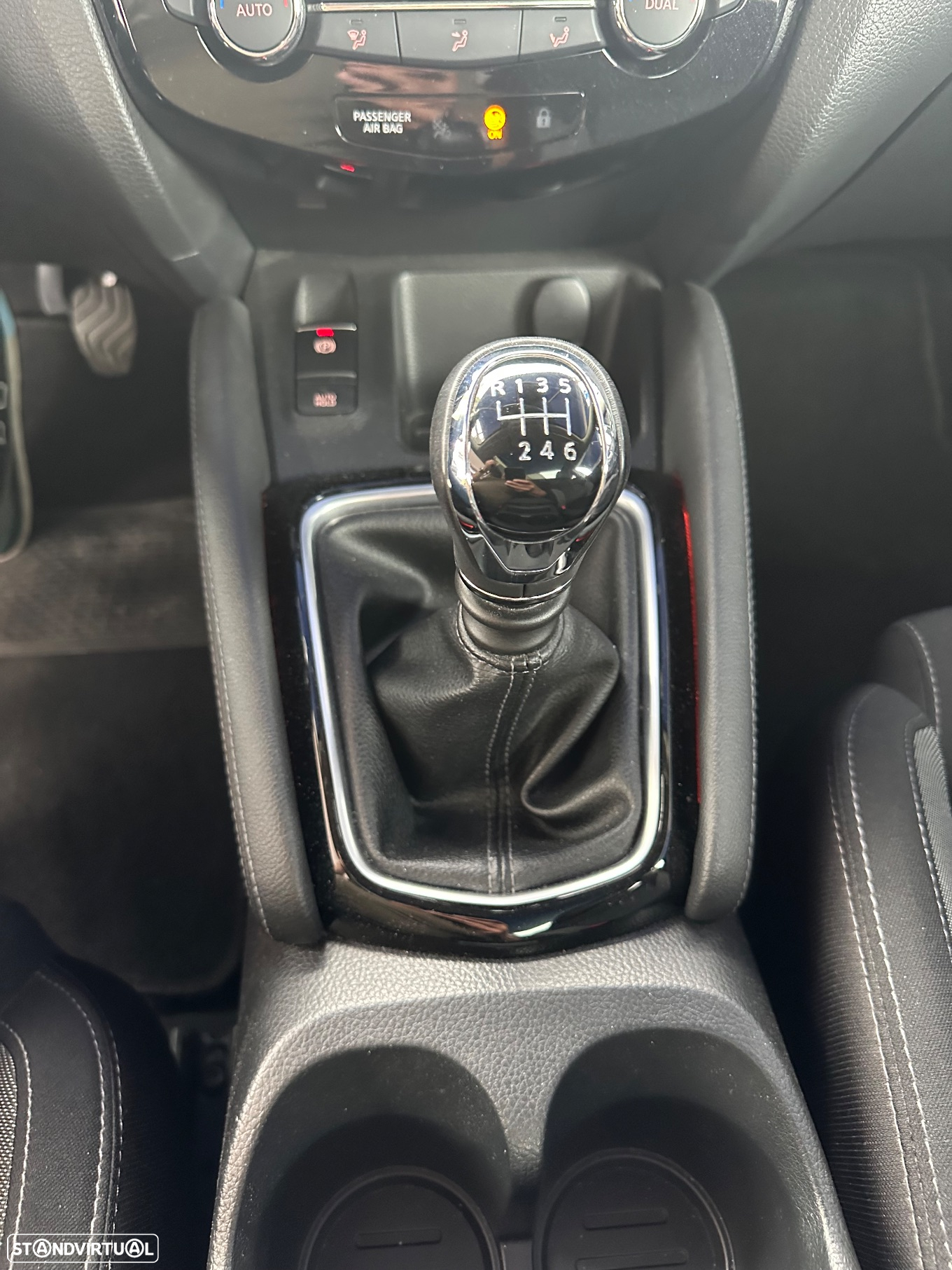 Nissan Qashqai 1.5 dCi N-Connecta 18 - 14