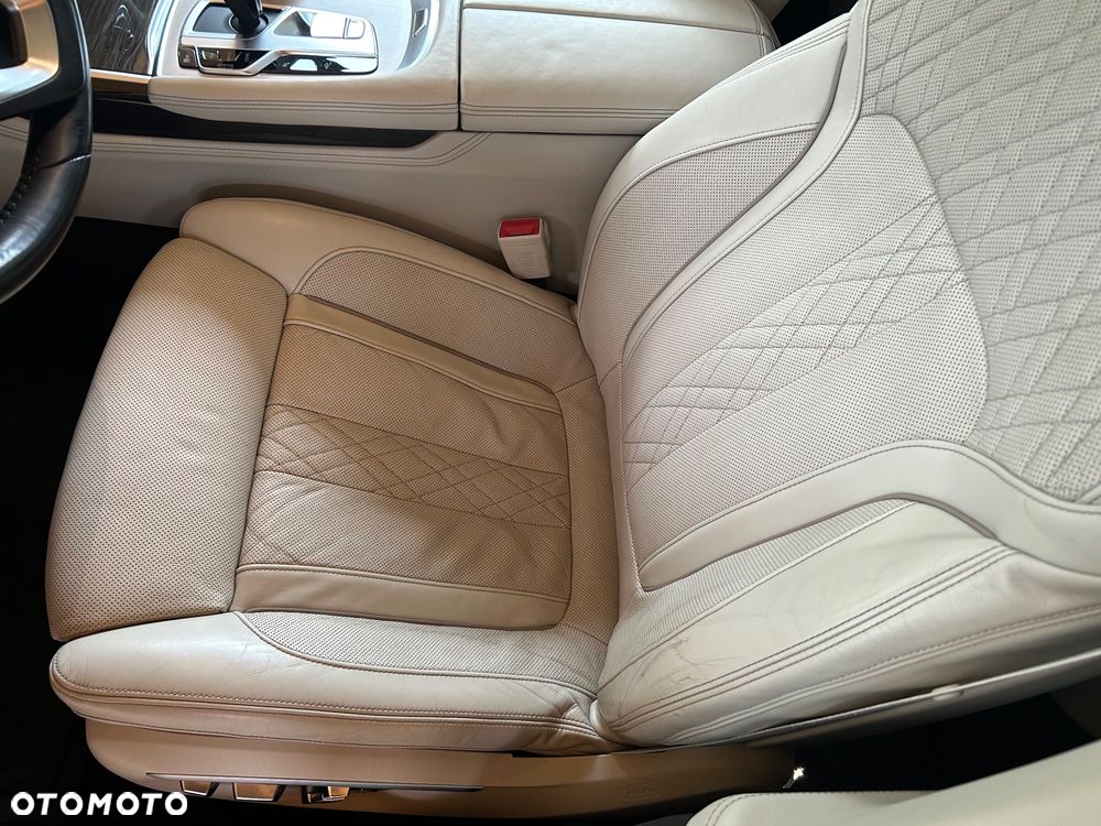 BMW Seria 7 740d xDrive - 11