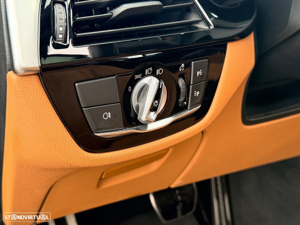 BMW 530 e Pack Desportivo M - 23