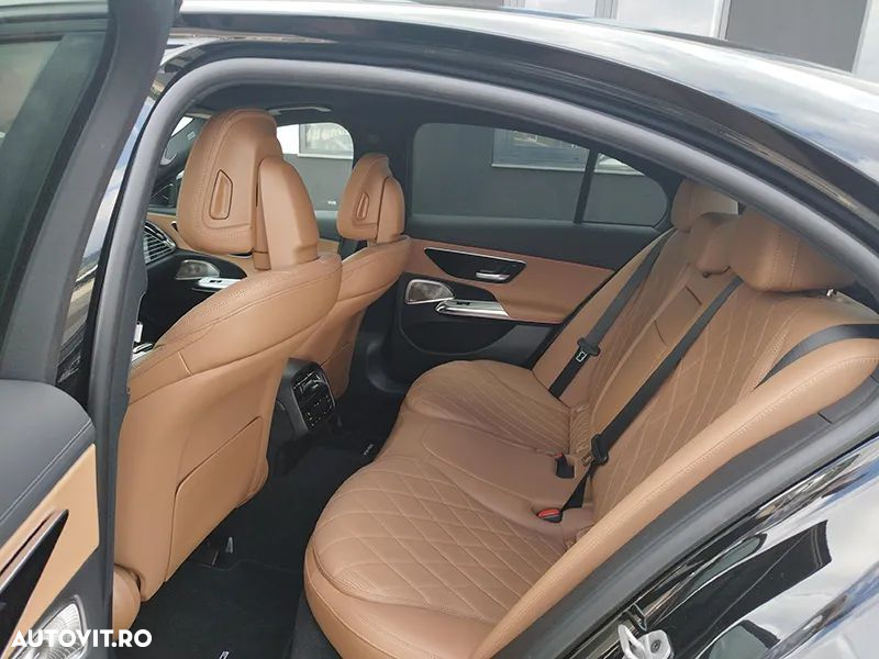 Mercedes-Benz E - 18