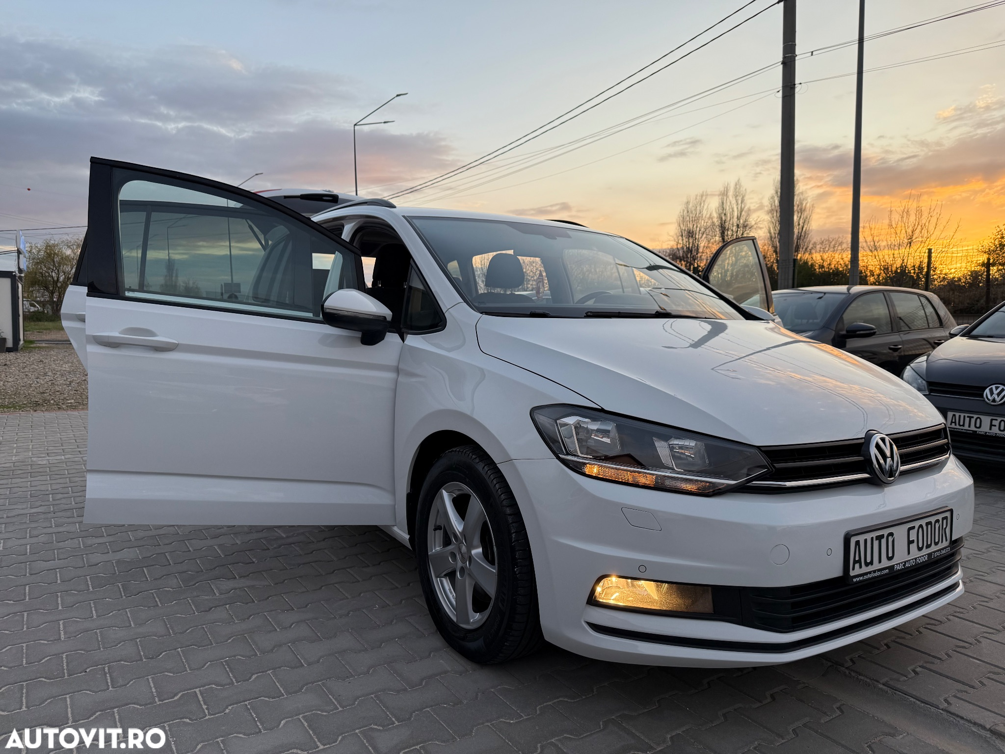 Volkswagen Touran 1.6 TDI SCR (BlueMotion Technology) Trendline - 24