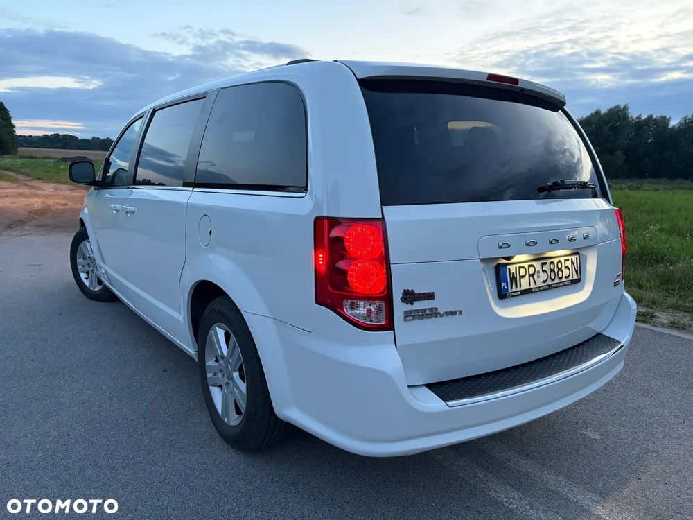 Dodge Grand Caravan - 4