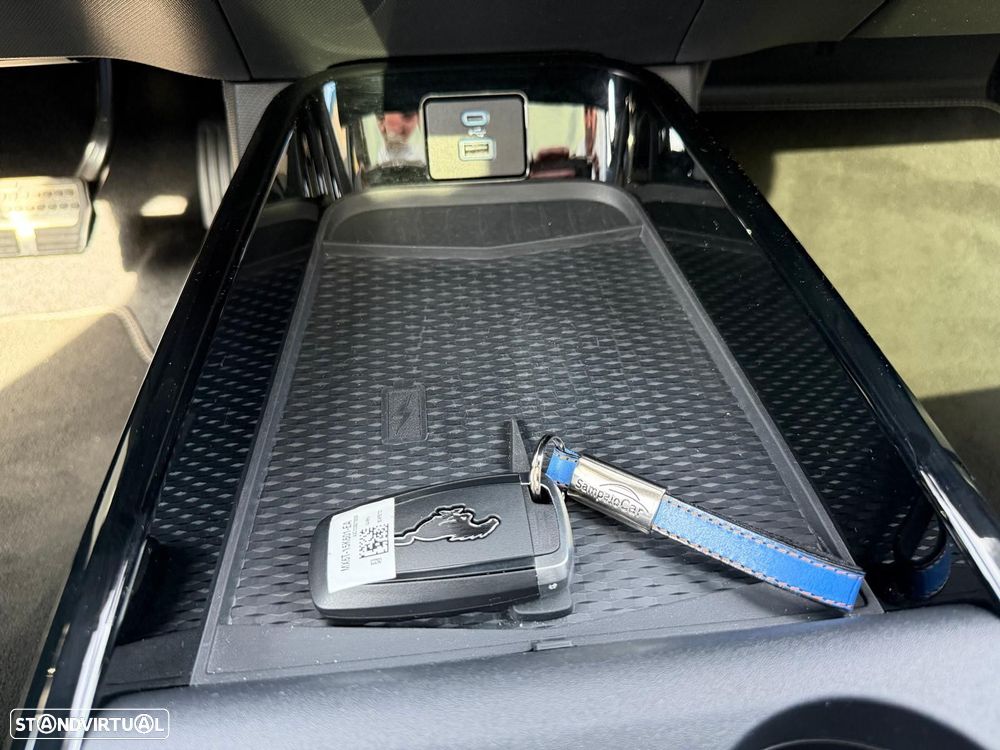 Ford Mustang Mach-E - 30