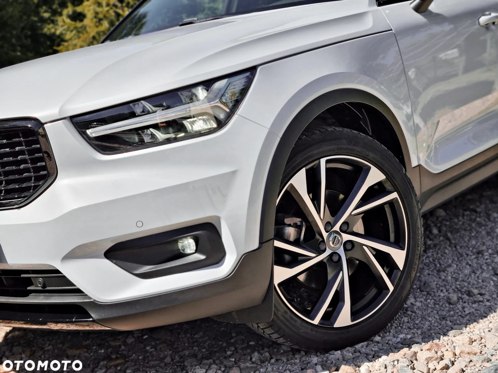 Volvo XC 40 B4 B AWD Geartronic RDesign - 10