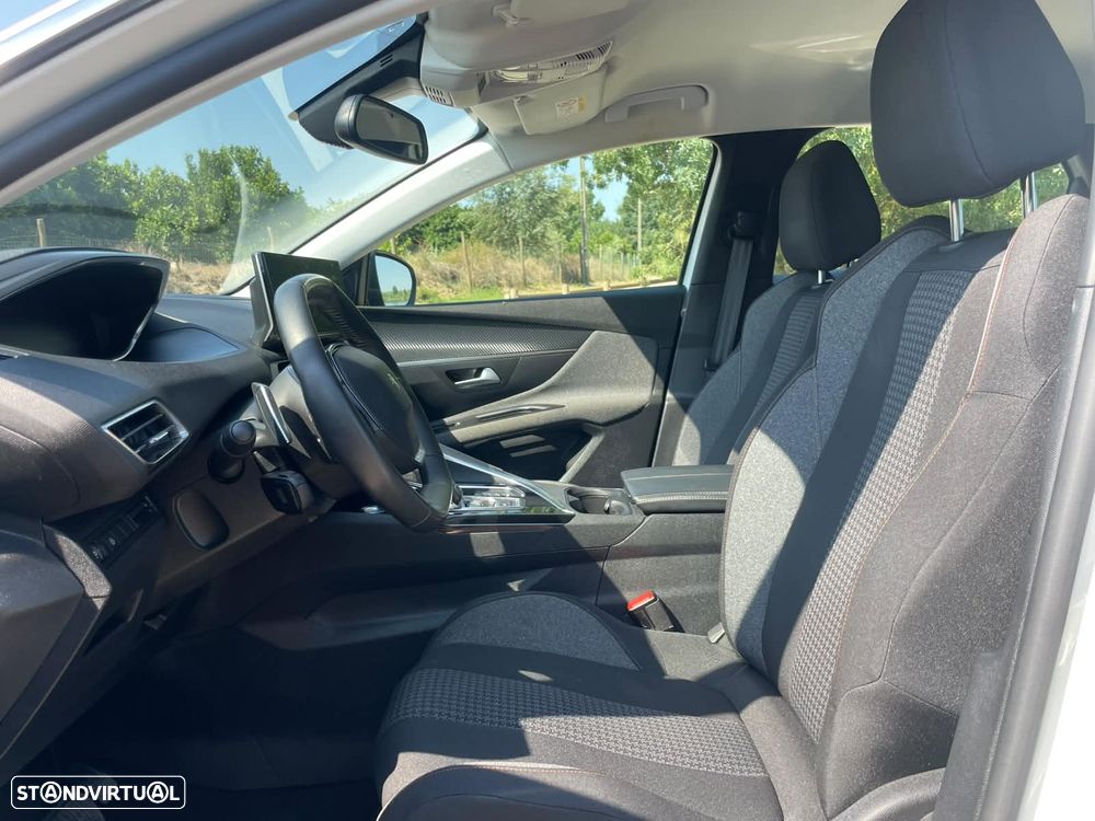 Peugeot 3008 PureTech 130 Stop & Start GPF EAT8 Allure - 9