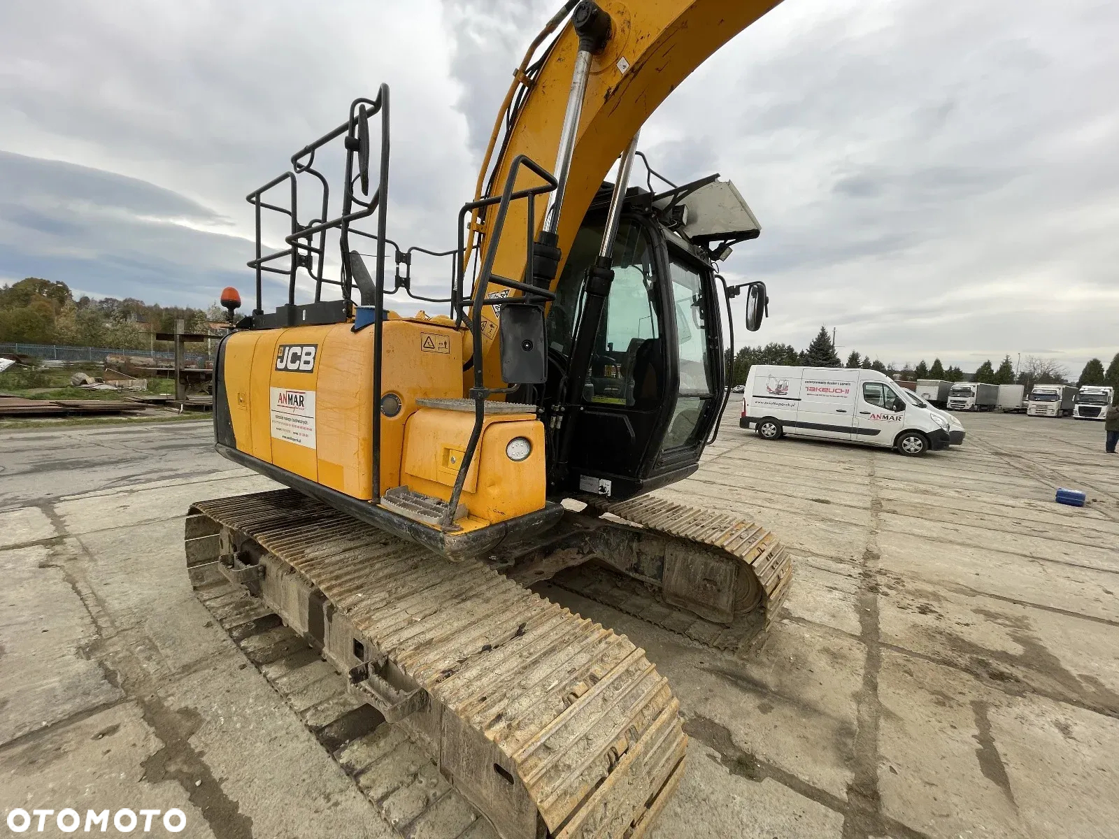 JCB JS130 - 2