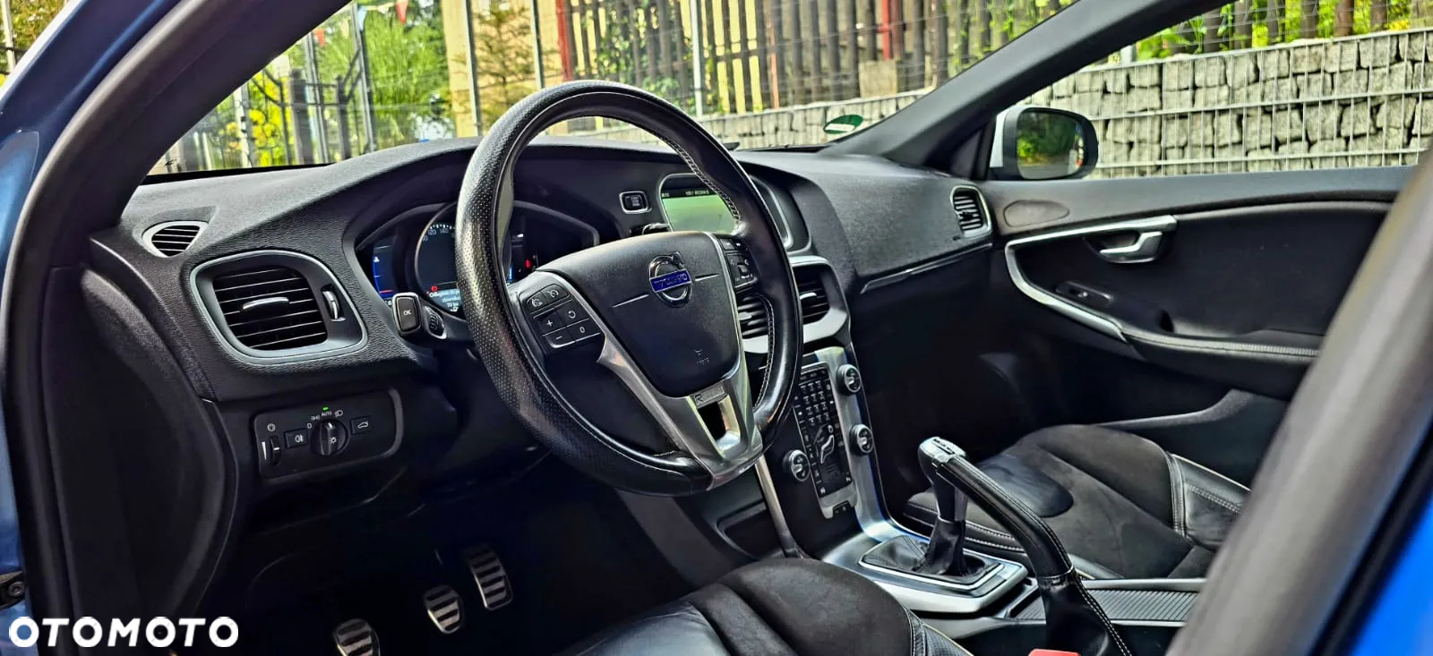 Volvo V40 D2 Drive-E R-Design Momentum - 19