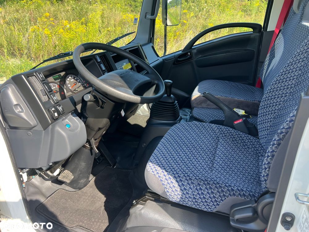 Isuzu M21 - 22