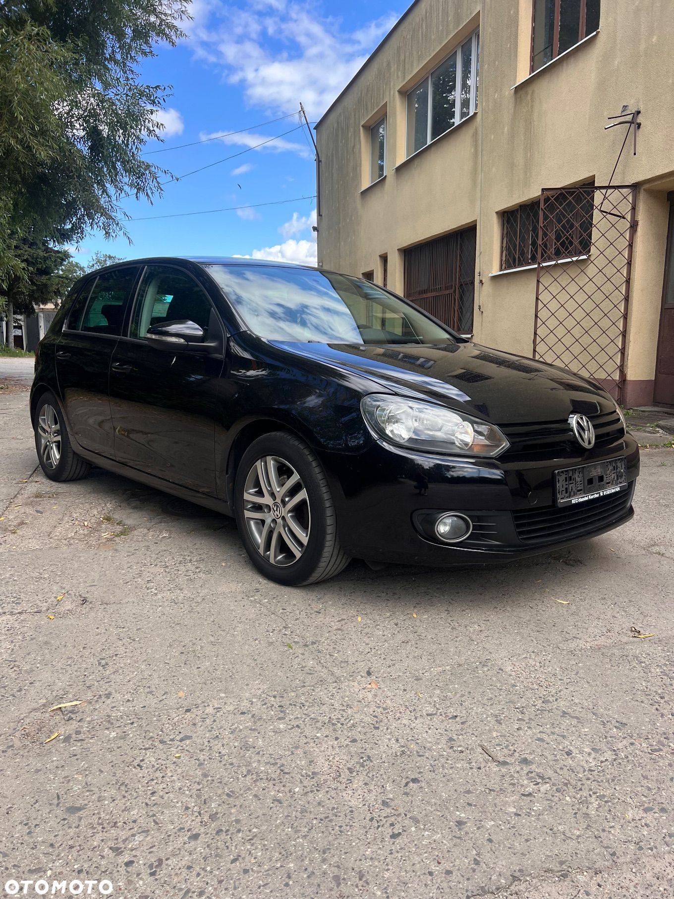 Volkswagen Golf - 1