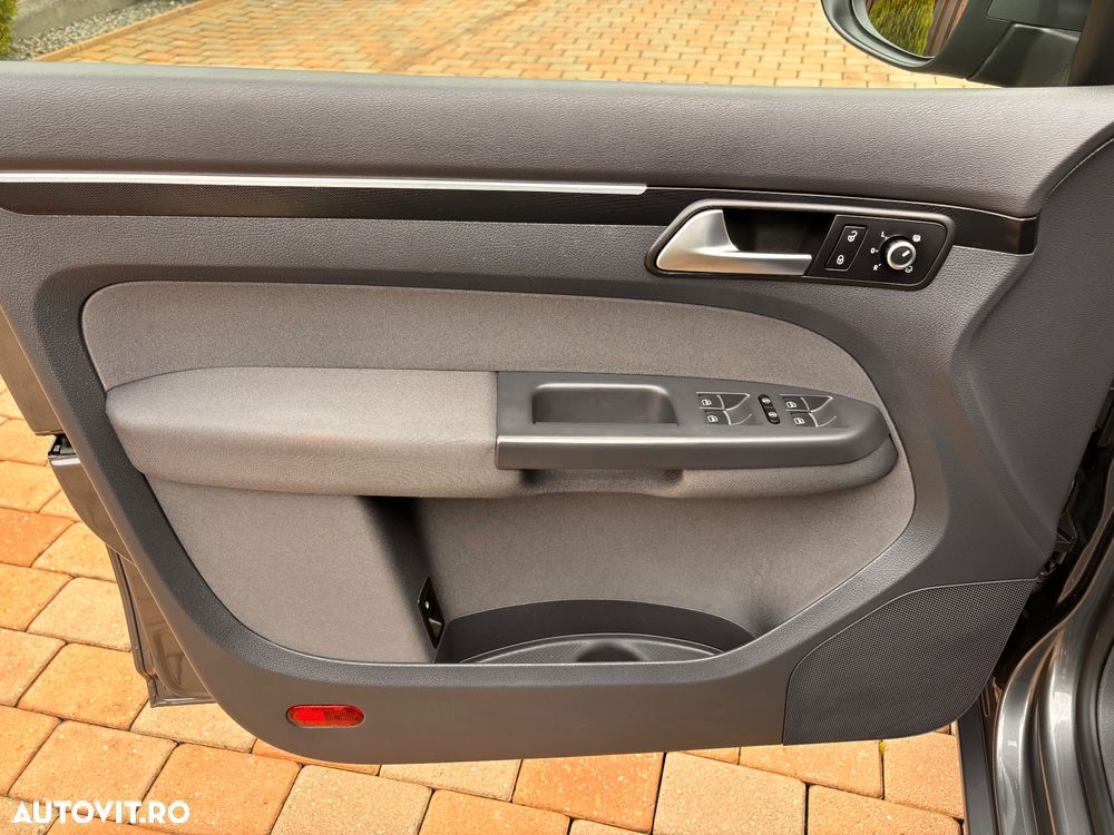 Volkswagen Touran 2.0 TDI DPF Highline - 19