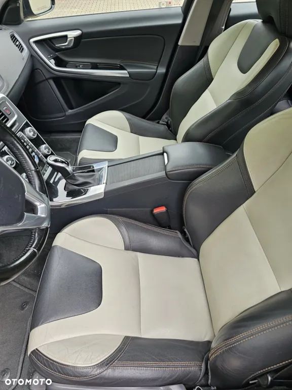 Volvo S60 CC T5 AWD Summum - 14