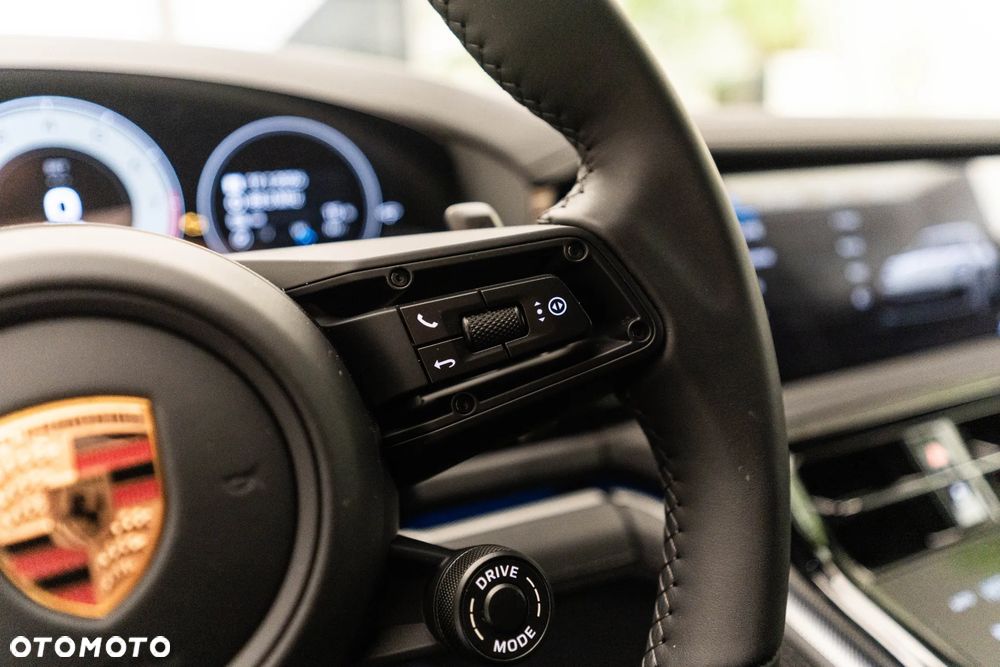 Porsche Panamera - 22