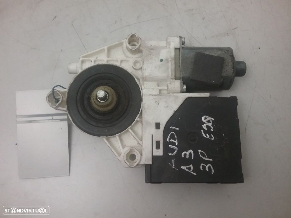 Motor elevador AUDI A3 (8P1) 2.0 TDI | 05.03 - 08.12 Usado REF. 8P0 959 802 A - 2