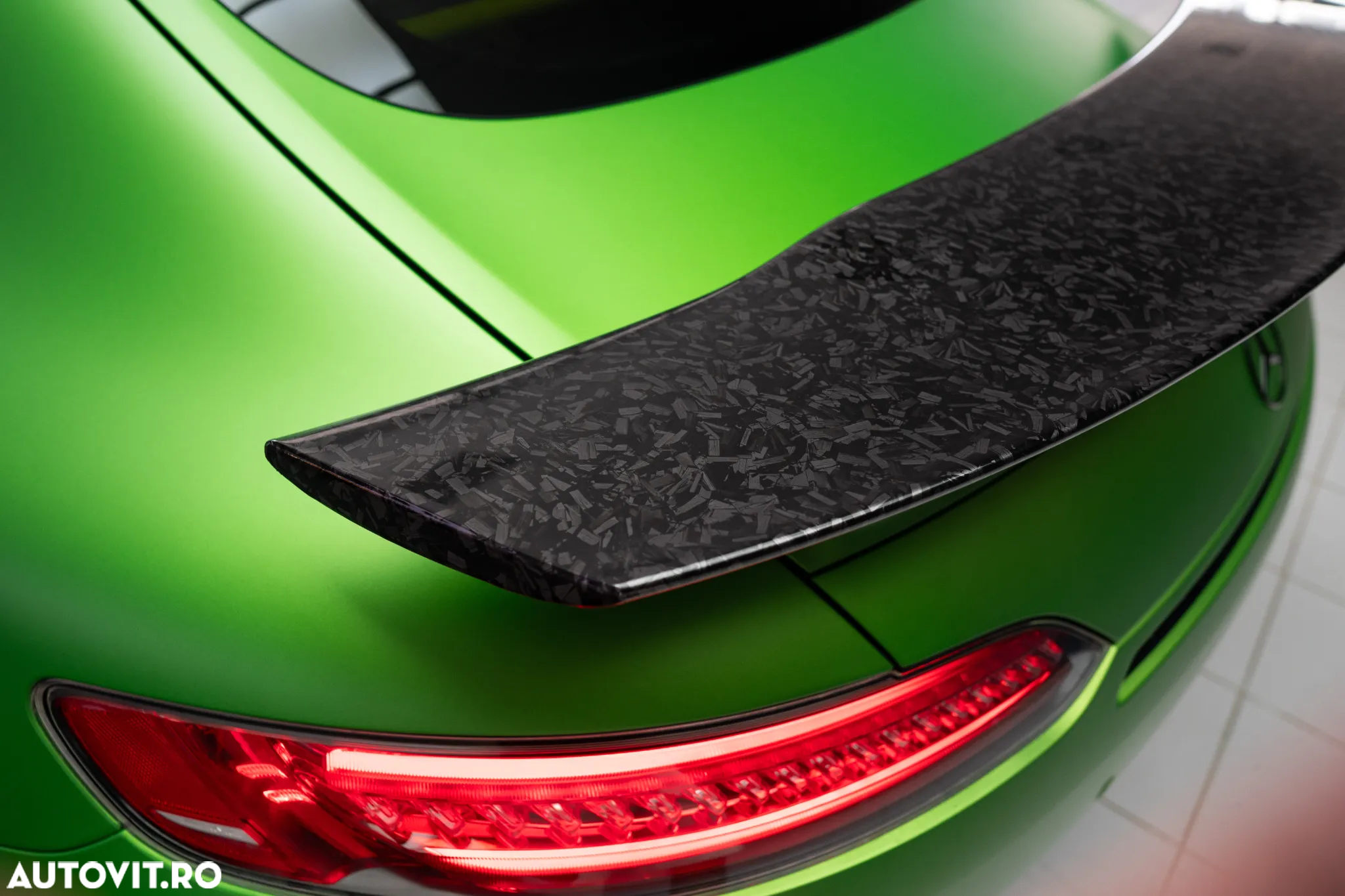 Mercedes-Benz AMG GT R - 13