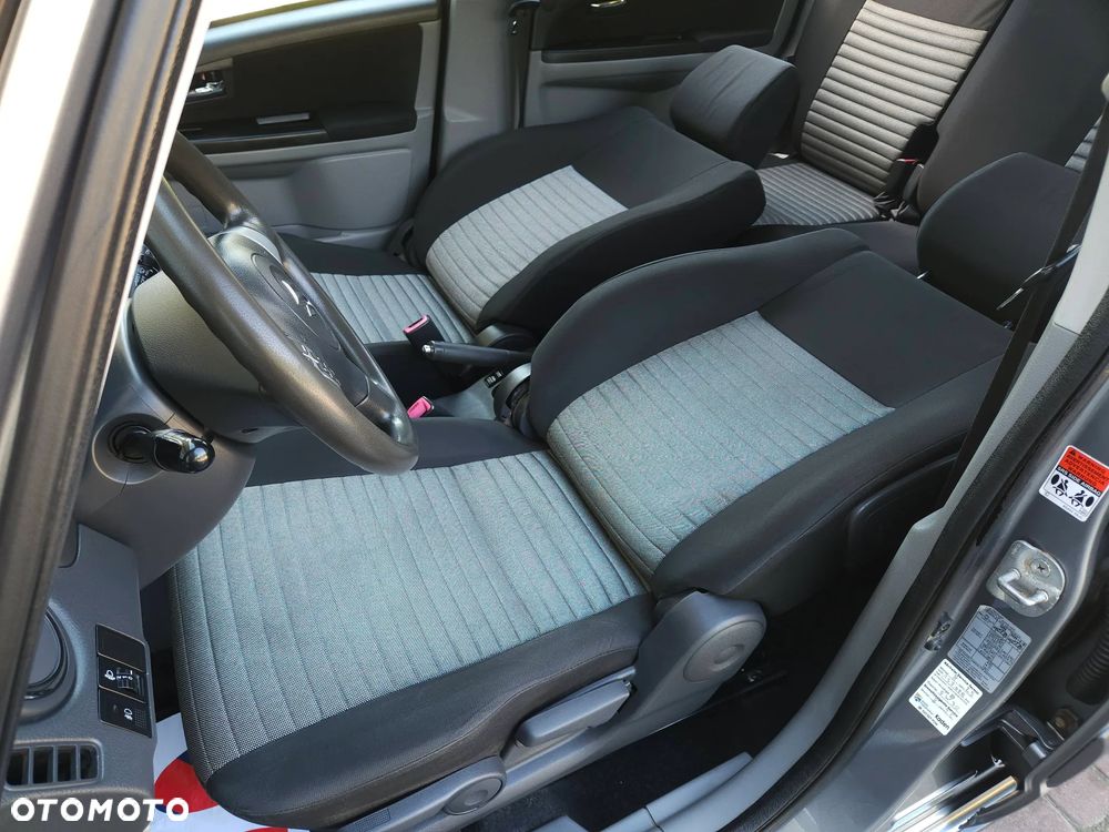 Suzuki SX4 1.6 Comfort 4WD - 32