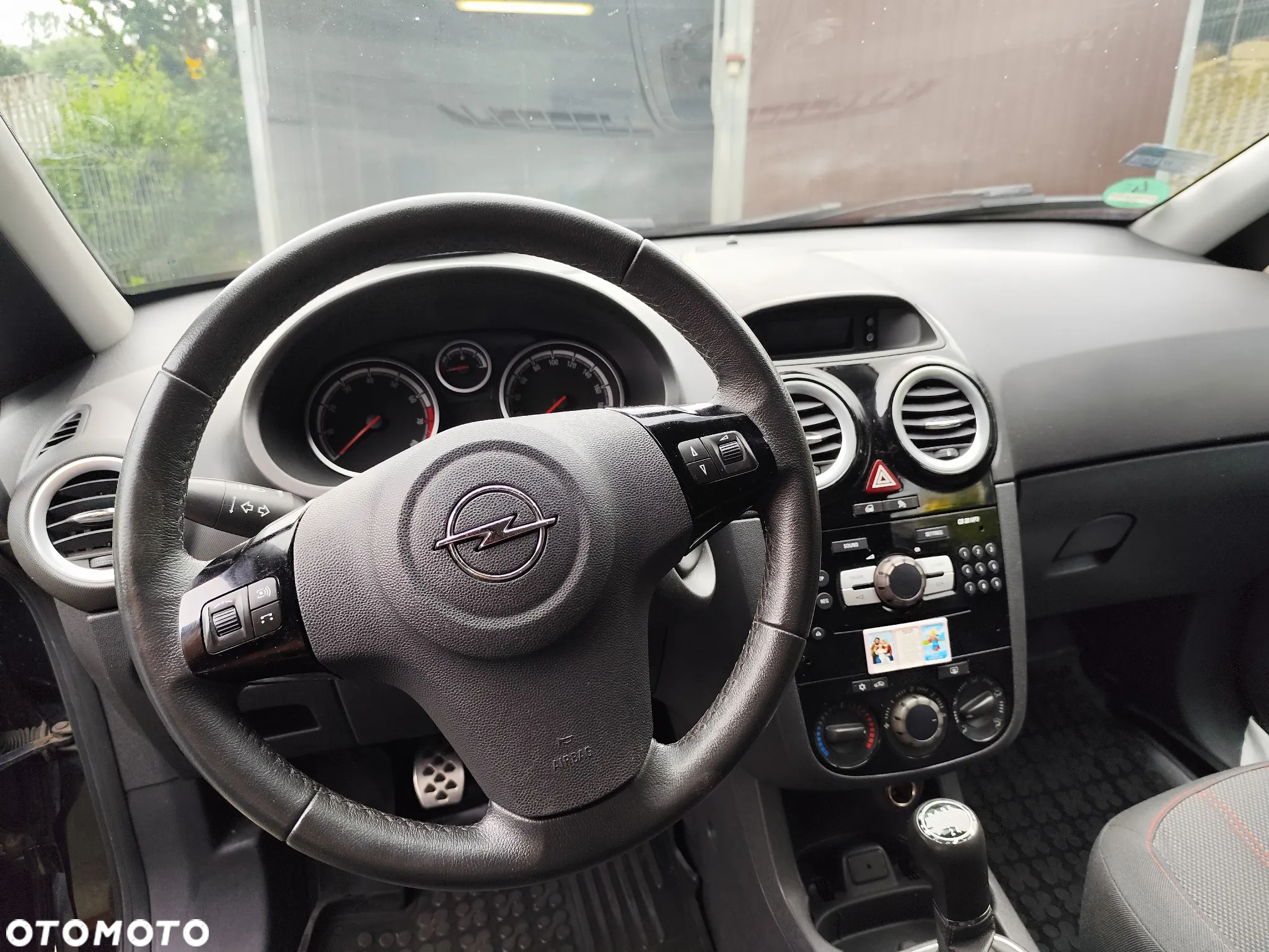 Opel Corsa 1.4 16V Active - 8