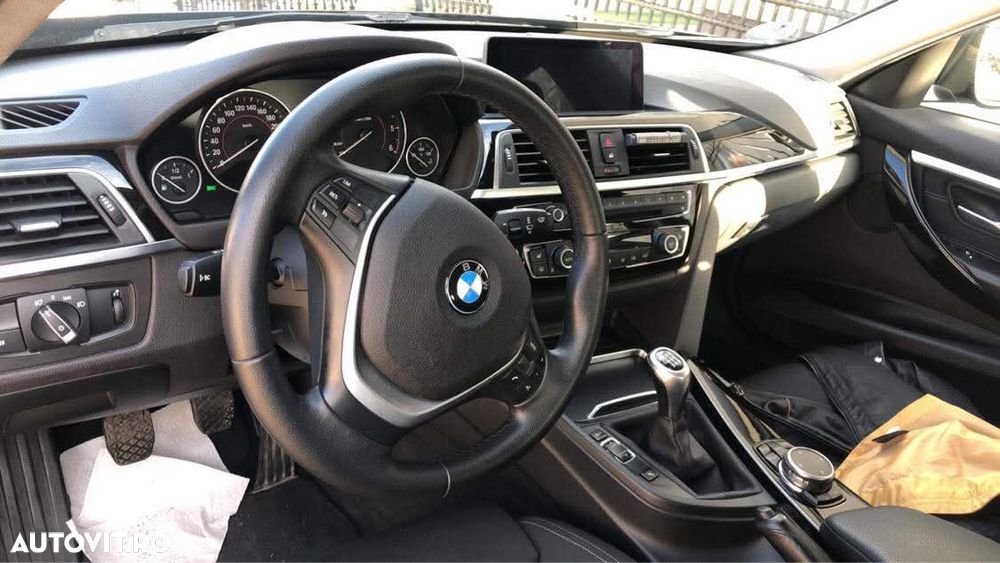 BMW Seria 3 318d xDrive Luxury Line Purity - 23