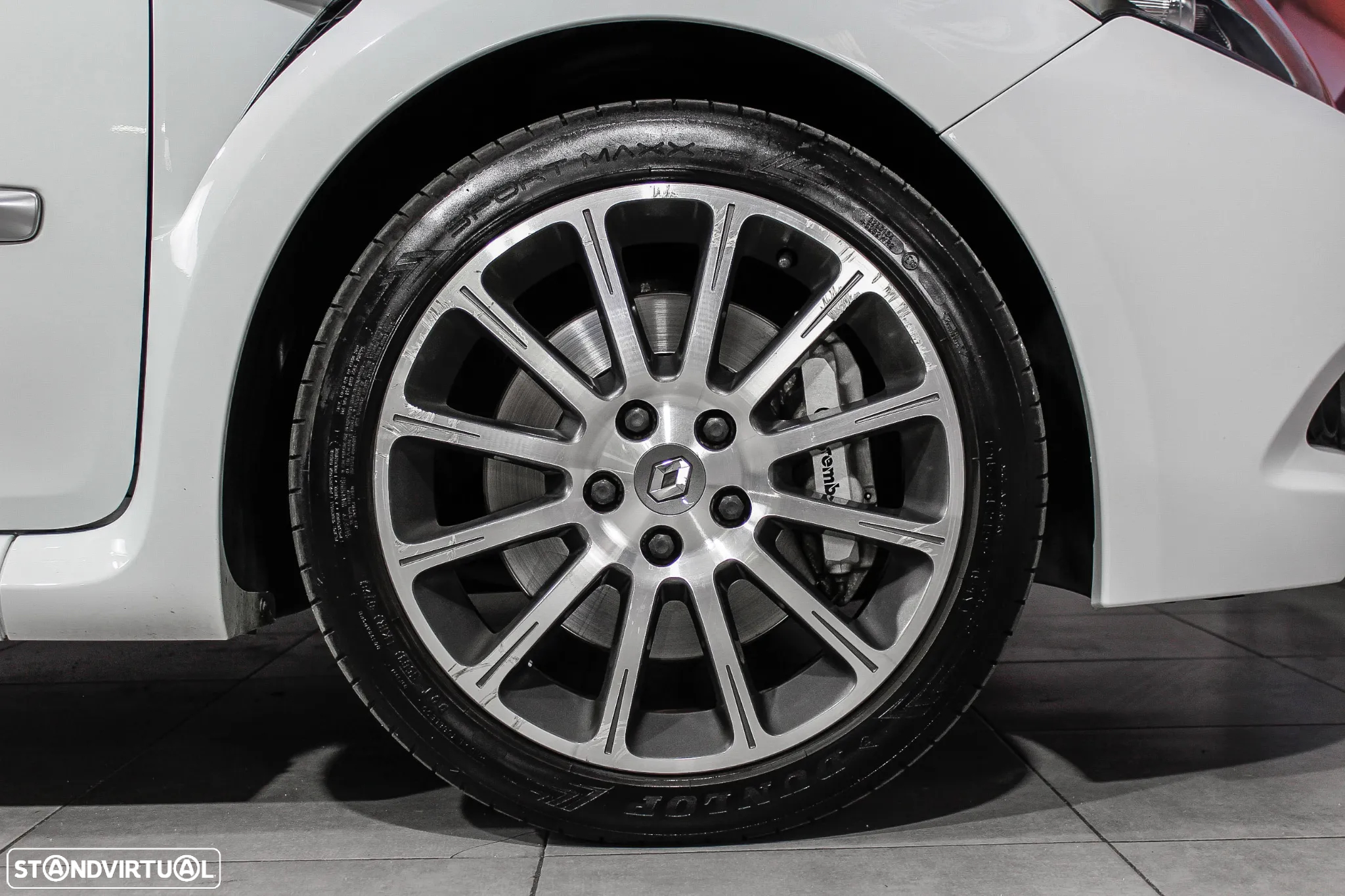 Renault Clio 2.0 16V RS - 12