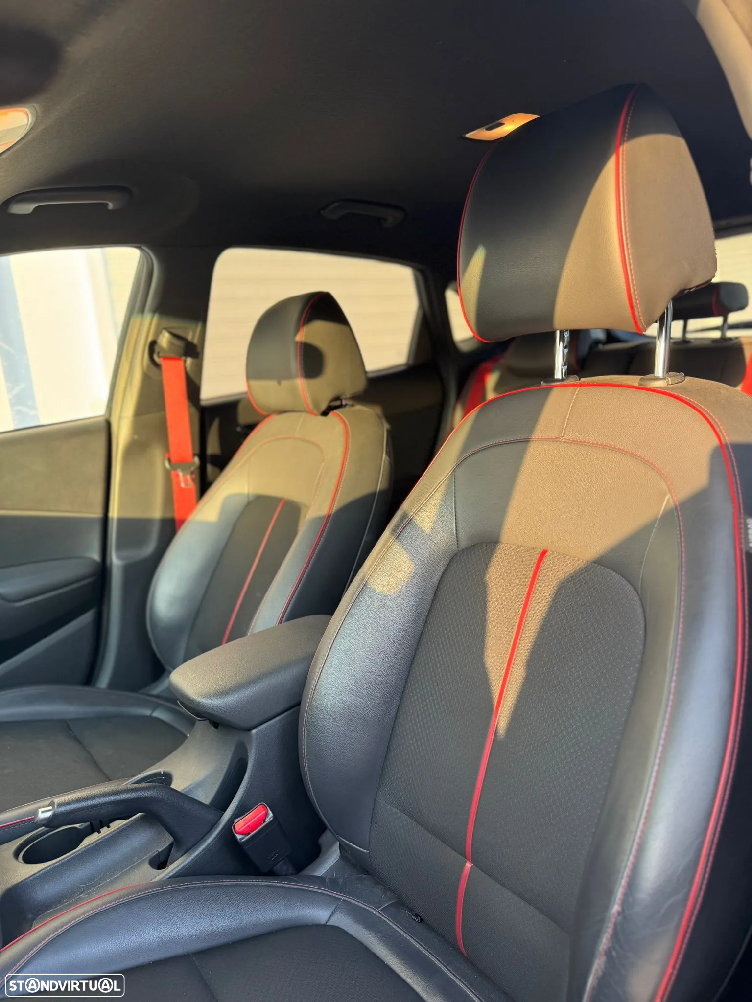 Hyundai Kauai 1.0 T-GDi Premium Tec.Preto - 5