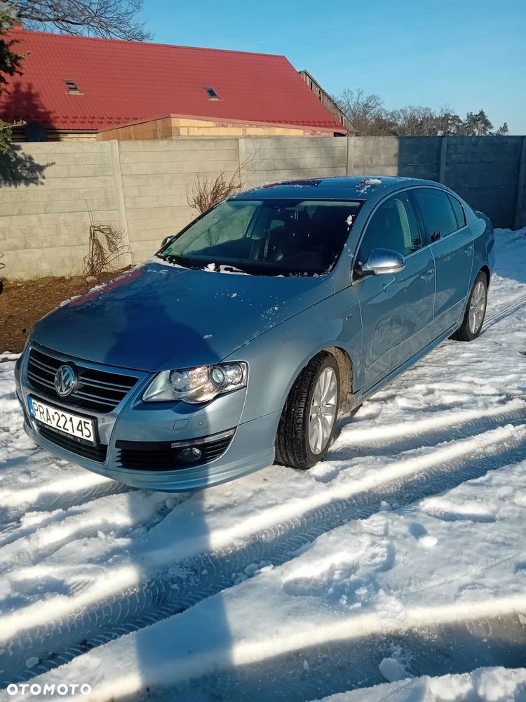 Volkswagen Passat - 1