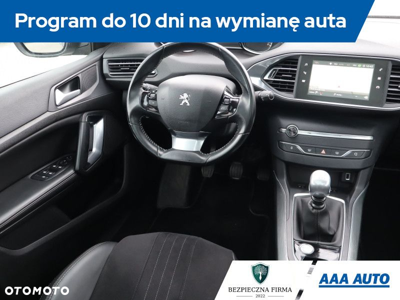 Peugeot 308 - 8