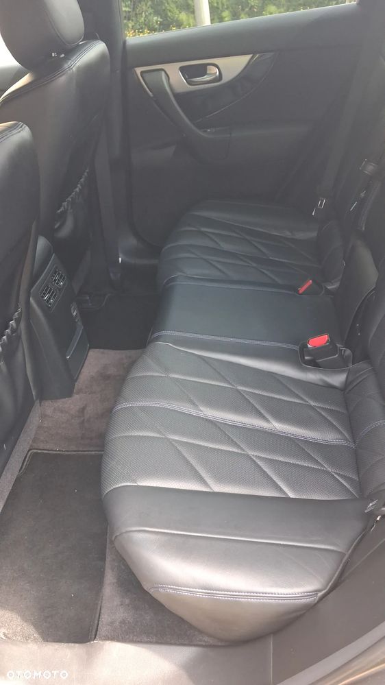 Infiniti QX70 3.0d S Premium - 8