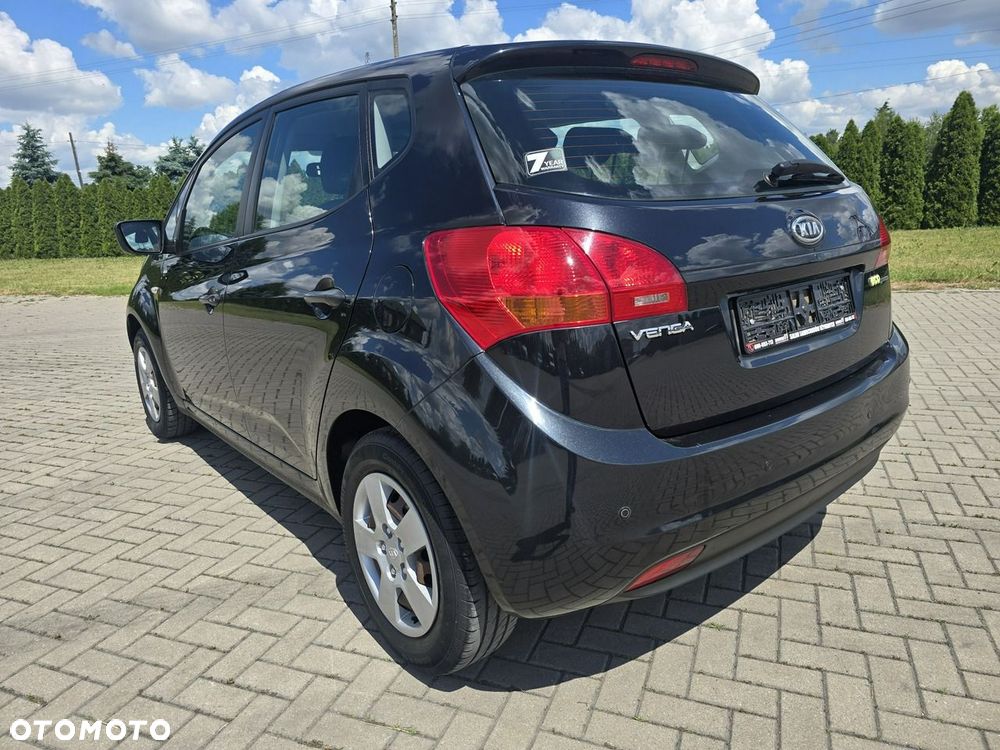 Kia Venga - 11