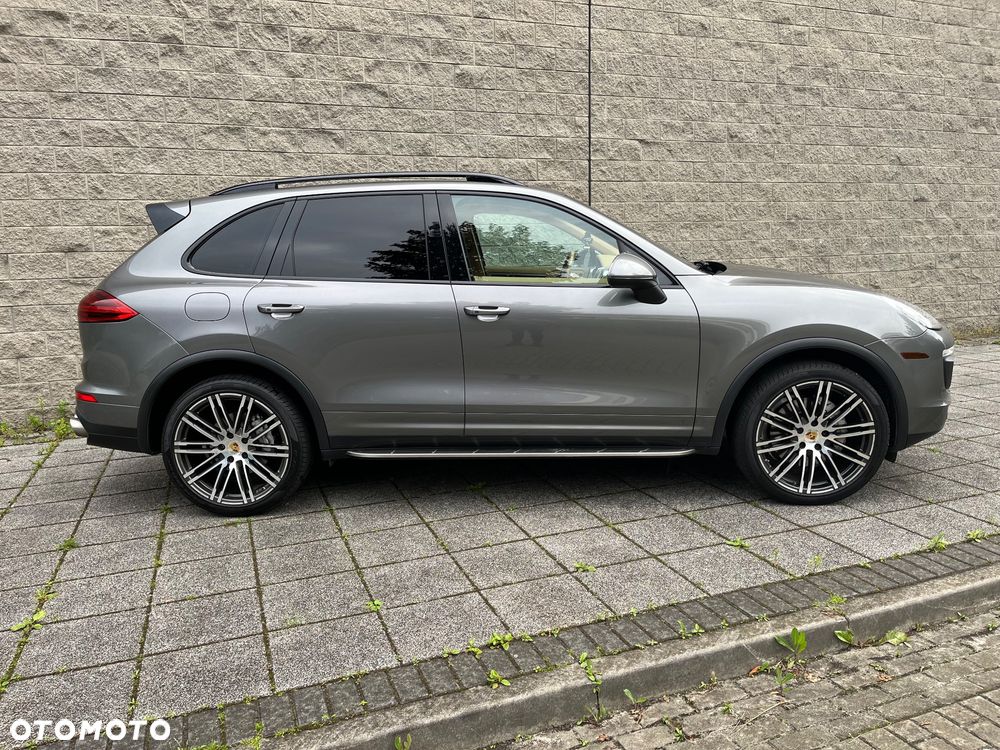Porsche Cayenne S Platinum Edition - 4