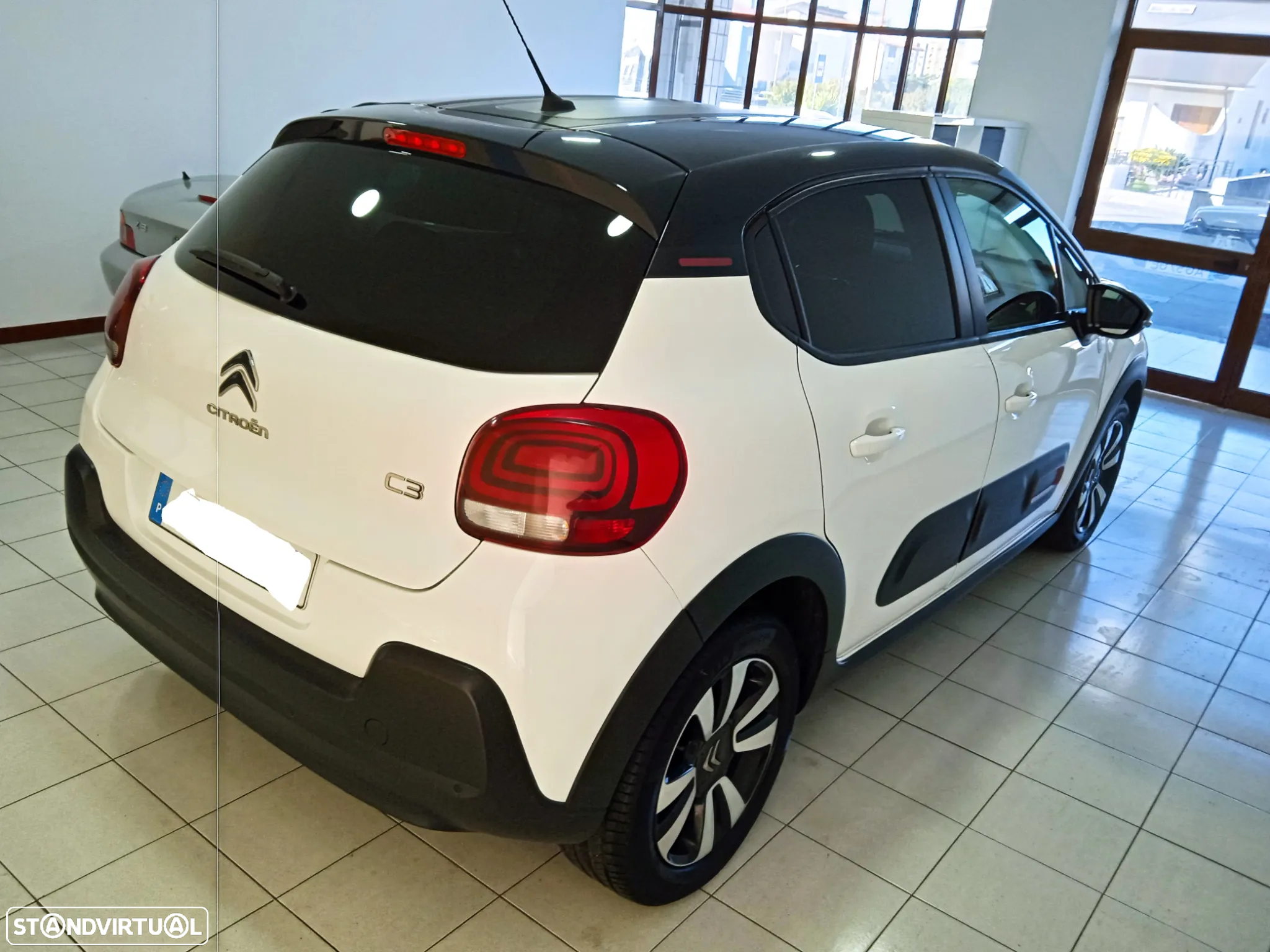 Citroën C3 1.2 PureTech C-Series - 10